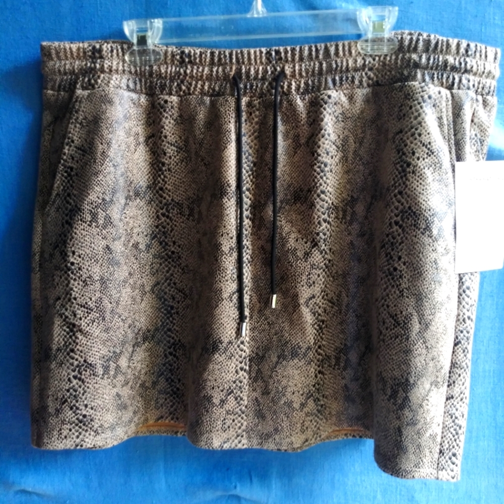 NWT A Beautiful Soul Women's Plus Size 2x Snake Skin Print Mini Skirt